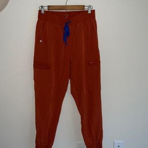 Multiple pockets, high waisted Auburn FIGS